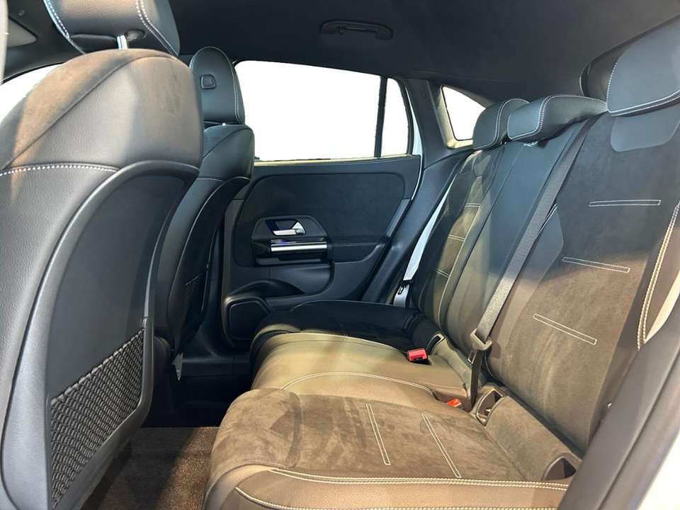 Mercedes-Benz GLA 200 - Imagem 8