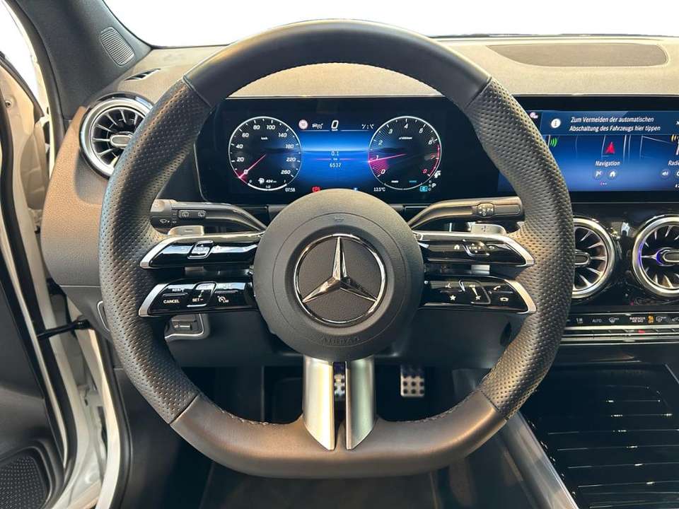 Mercedes-Benz GLA 200 - Imagem 11