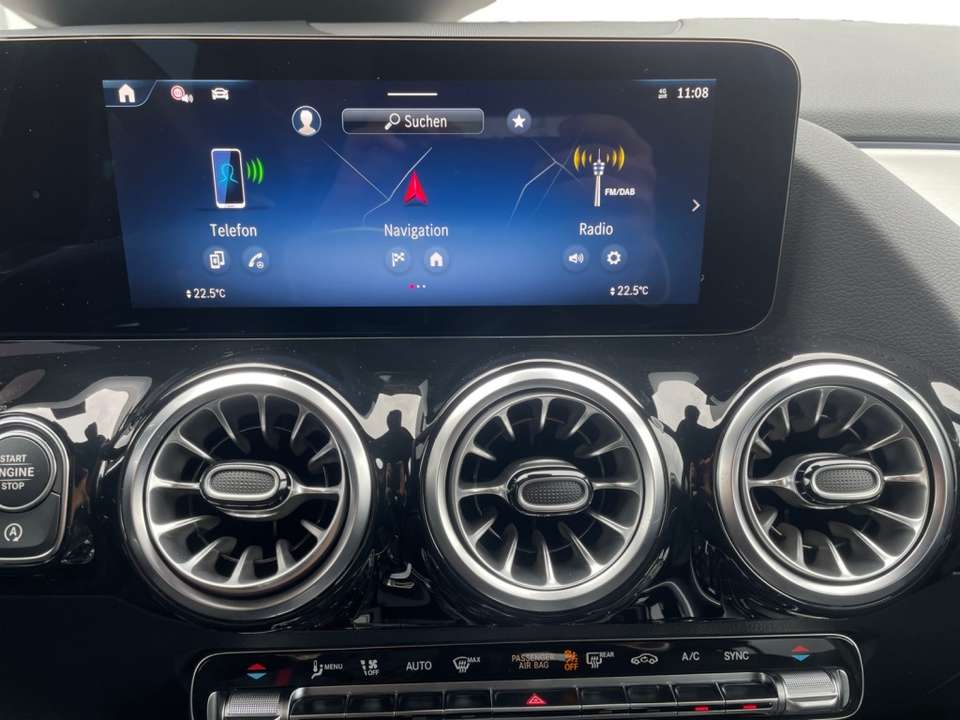 Mercedes-Benz GLA 200 - Imagem 12