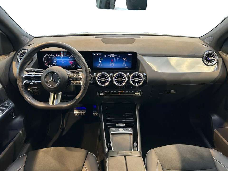 Mercedes-Benz GLA 200 - Imagem 15