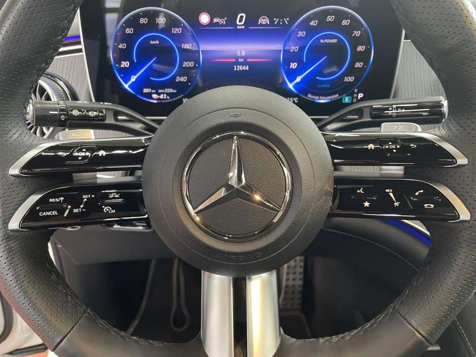 Mercedes-Benz EQE SUV - Imagem 14