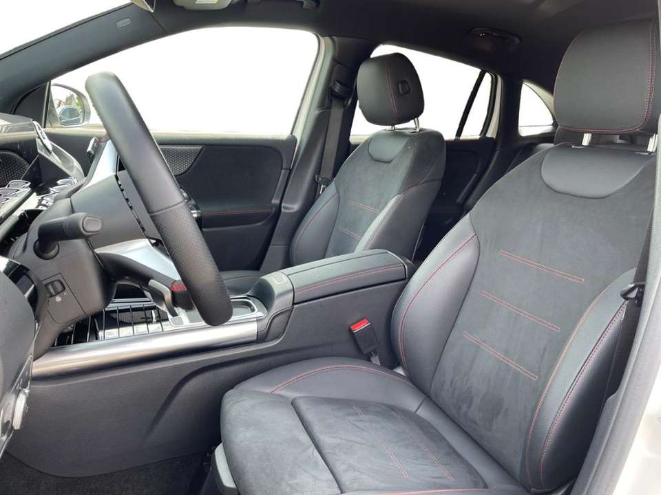 Mercedes-Benz GLA 180 - Imagem 8