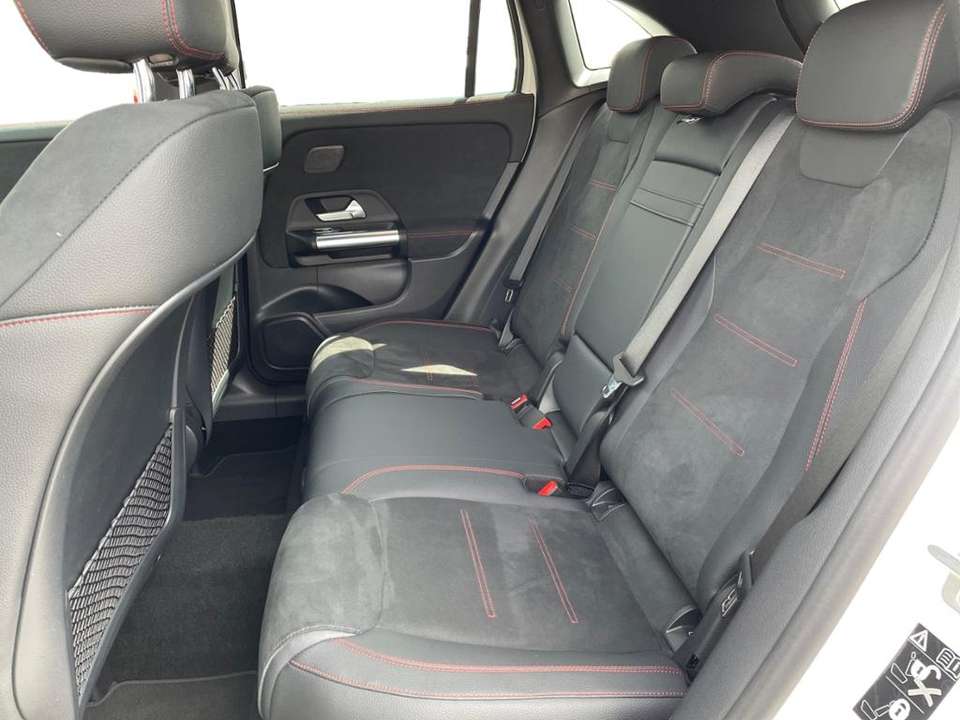 Mercedes-Benz GLA 180 - Imagem 10