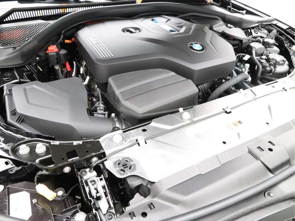 BMW 330 - Imagem 6