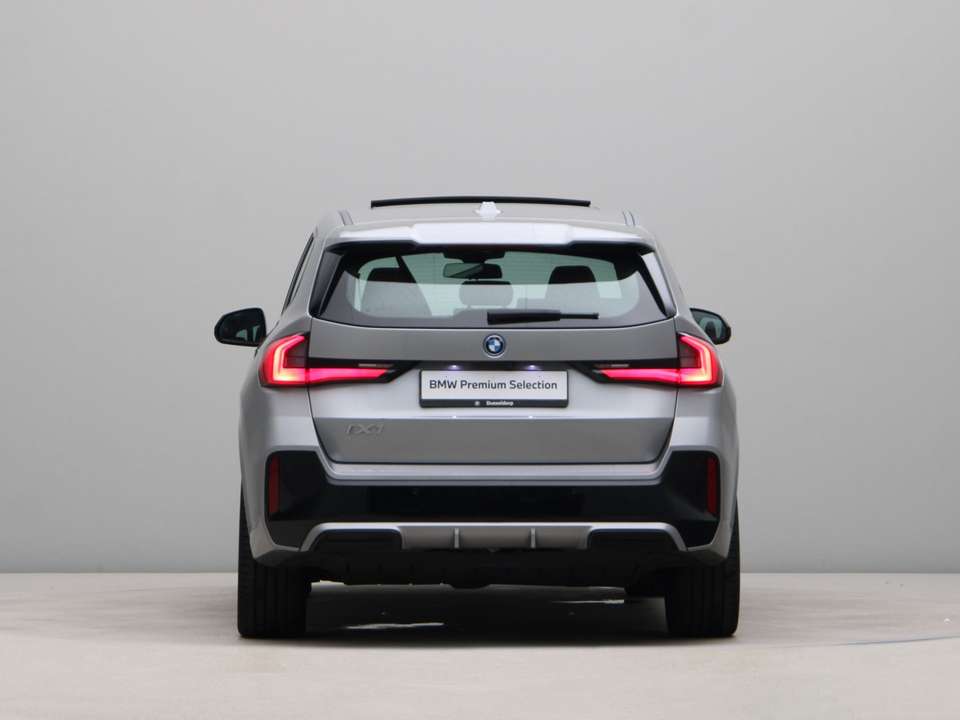 BMW iX1 - Imagem 10