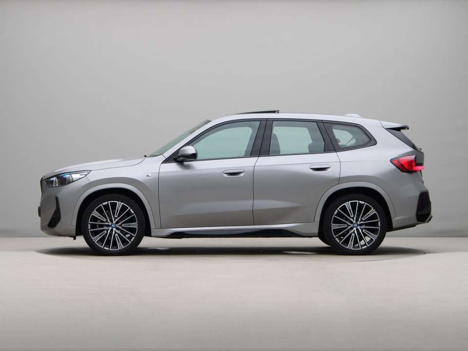 BMW iX1 - Imagem 12