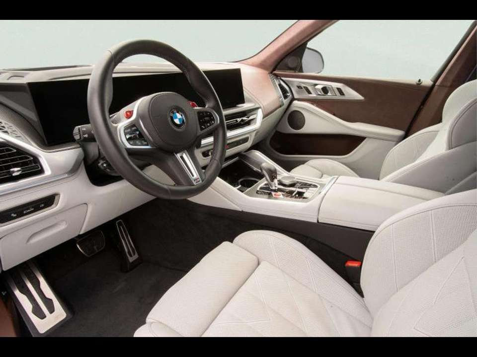 BMW XM - Imagem 6