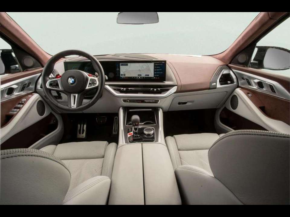 BMW XM - Imagem 7