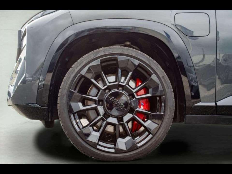 BMW XM - Imagem 8