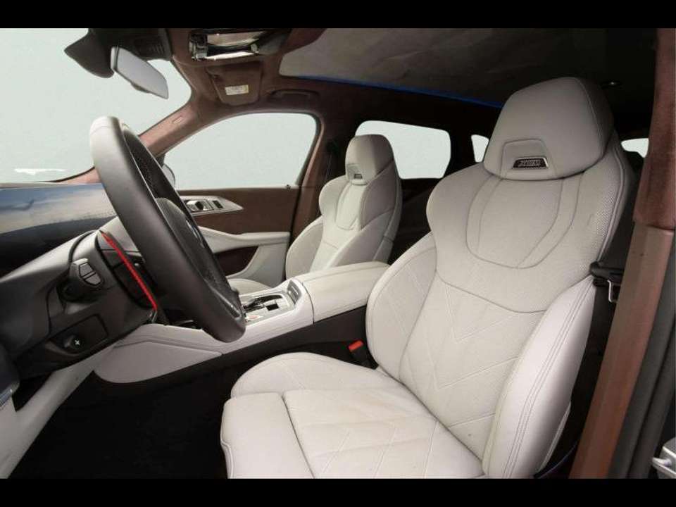 BMW XM - Imagem 9