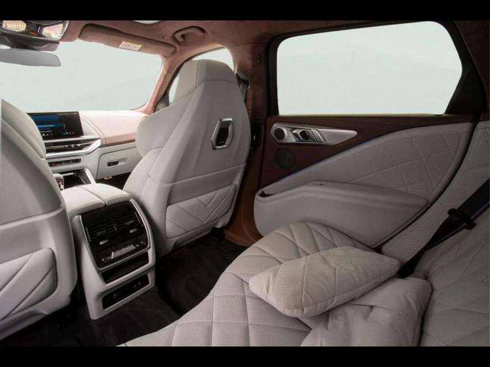 BMW XM - Imagem 14