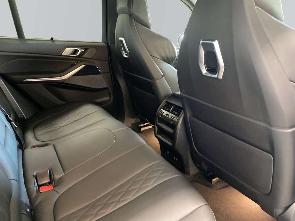 BMW X5 - Imagem 10