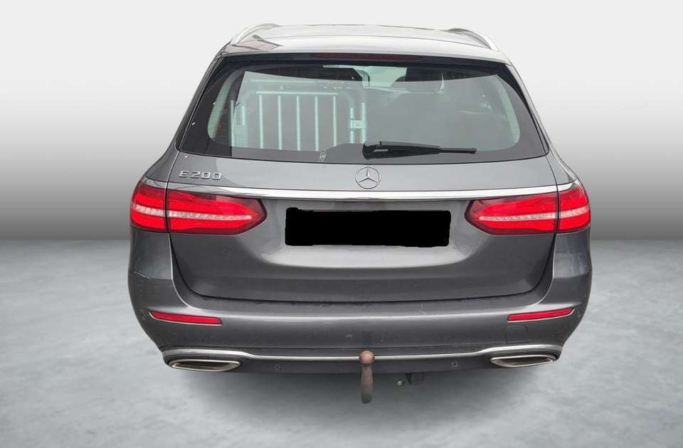Mercedes-Benz E 200 - Imagem 4
