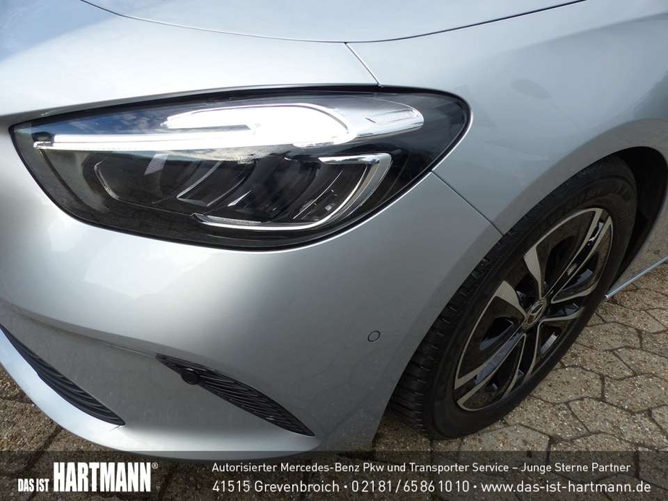 Mercedes-Benz B 180 - Imagem 15