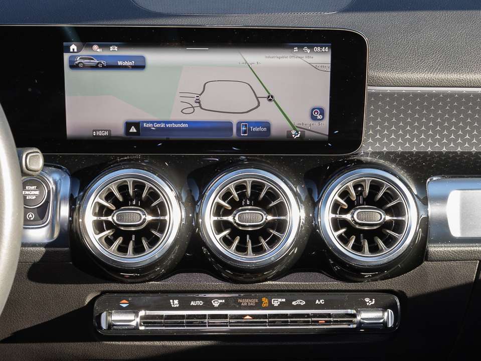 Mercedes-Benz GLB 180 - Imagem 7