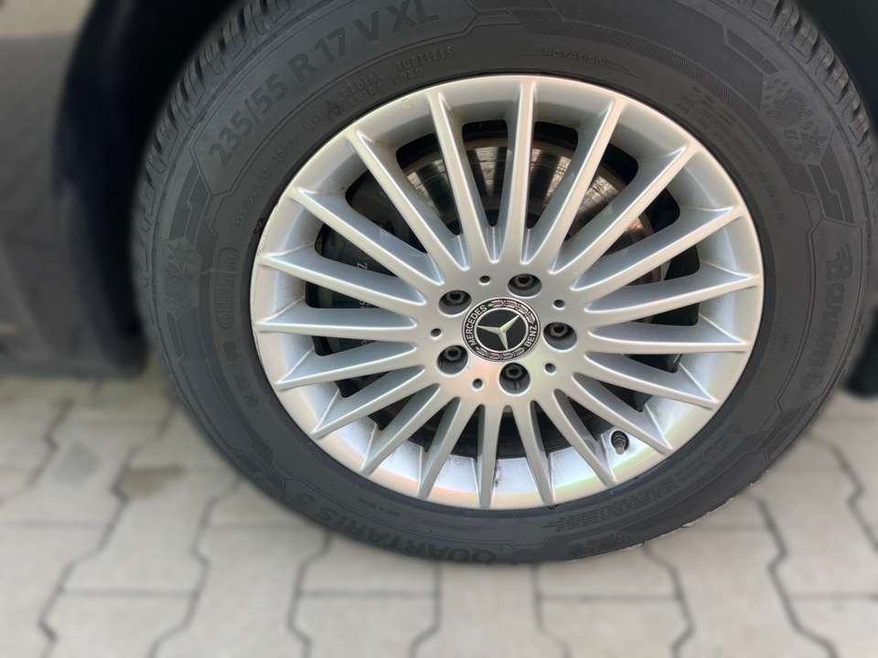 Mercedes-Benz V 300 - Imagem 8