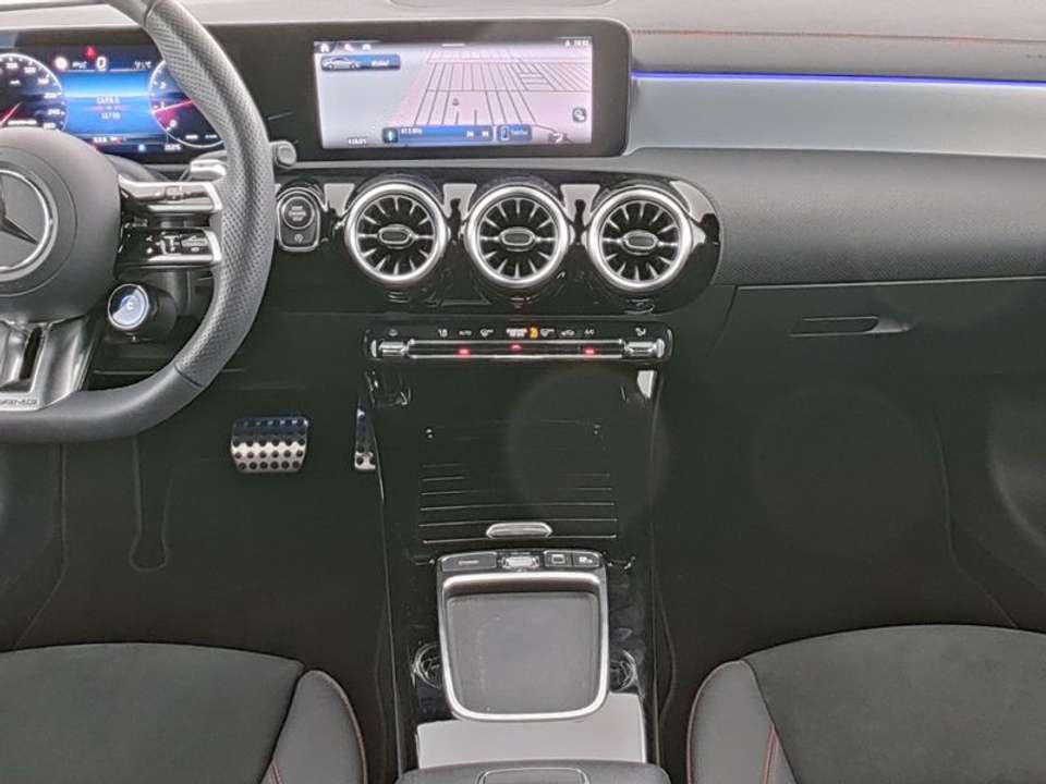 Mercedes-Benz CLA 35 AMG - Imagem 5