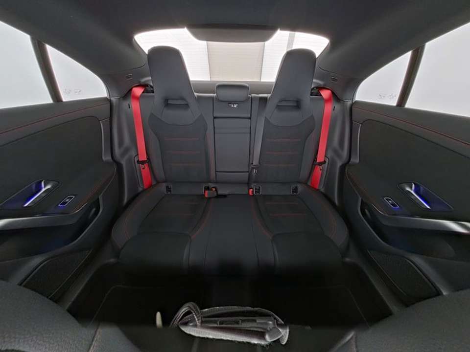Mercedes-Benz CLA 35 AMG - Imagem 8