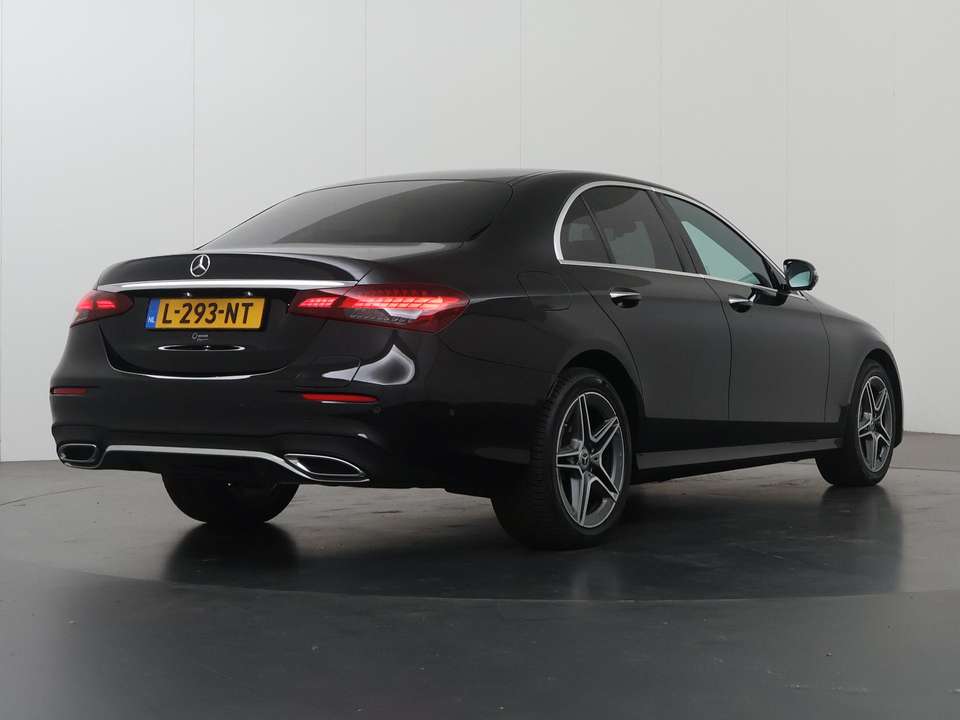Mercedes-Benz E 300 - Imagem 2