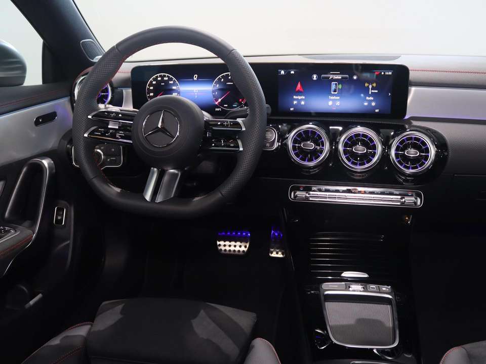 Mercedes-Benz CLA 180 - Imagem 10