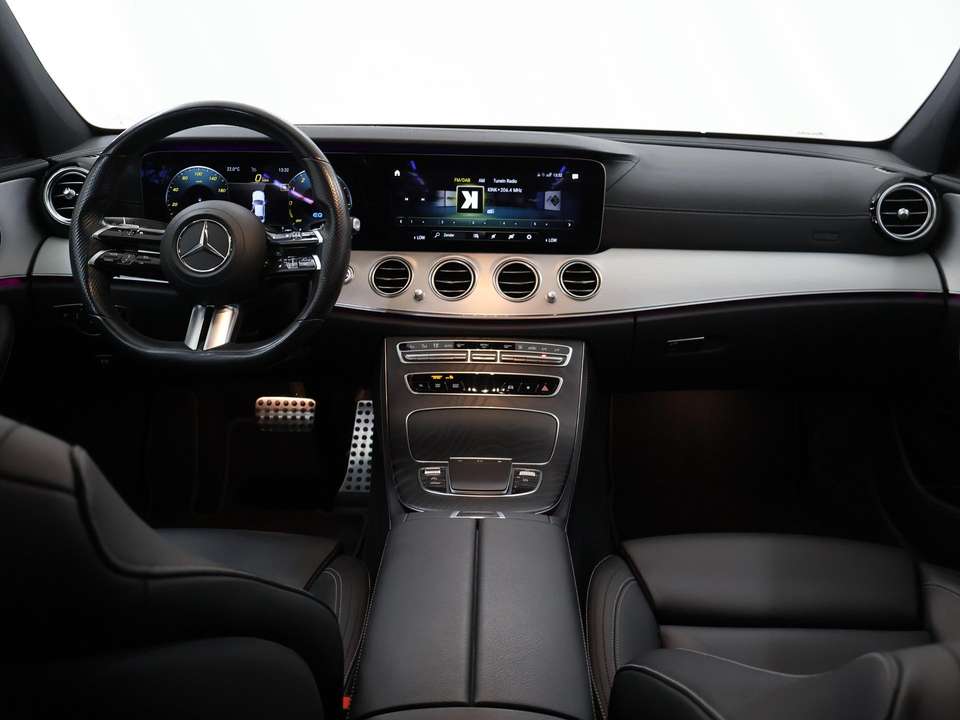 Mercedes-Benz E 300 - Imagem 8