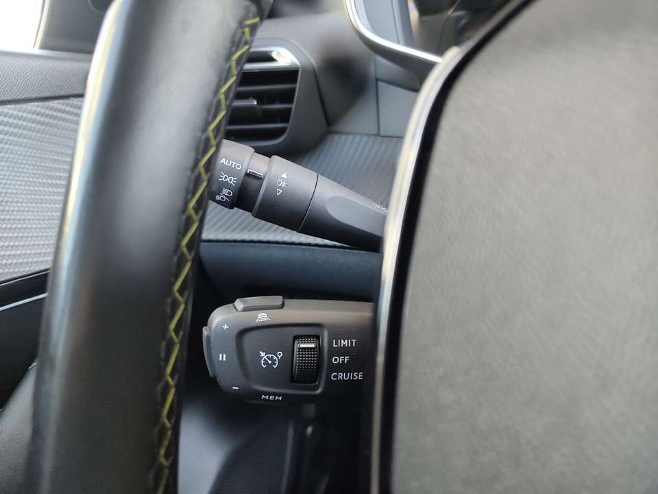Peugeot 208 - Imagem 12
