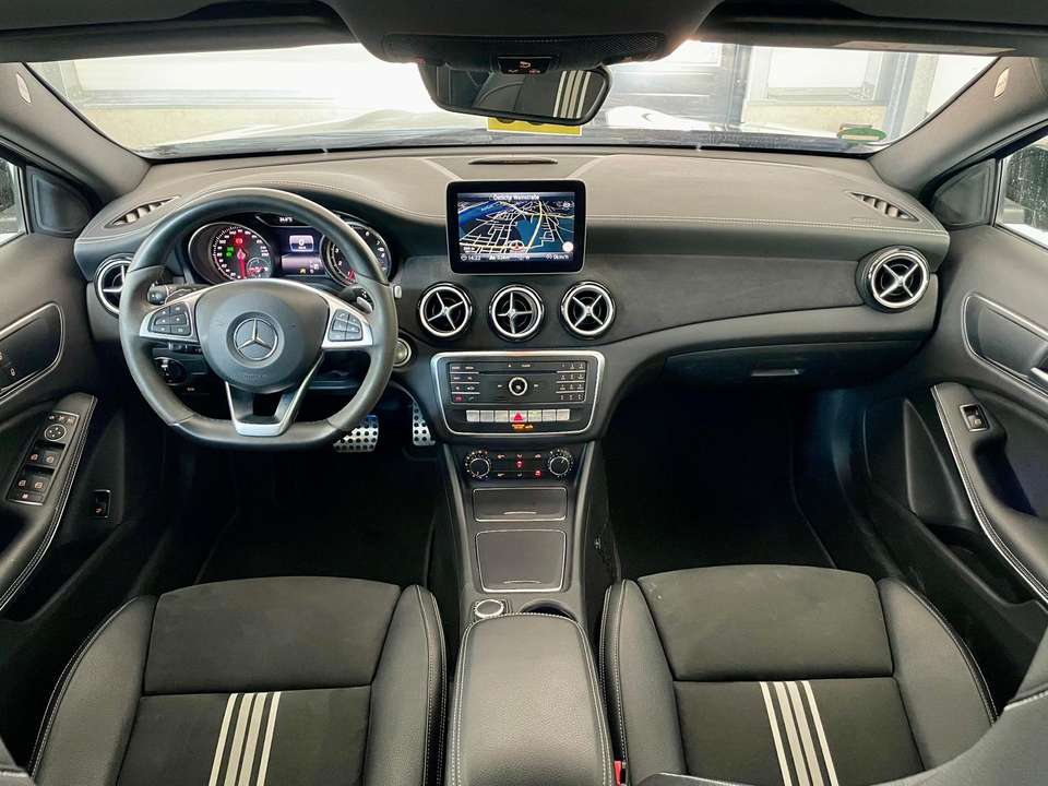 Mercedes-Benz GLA 180 - Imagem 11