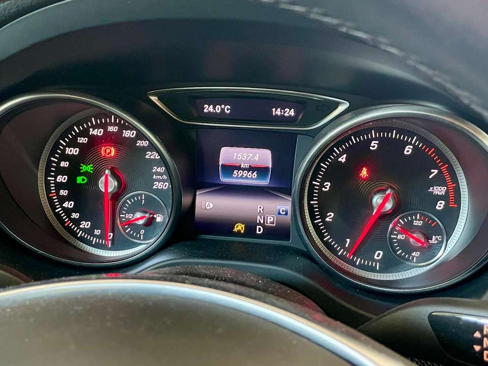 Mercedes-Benz GLA 180 - Imagem 15