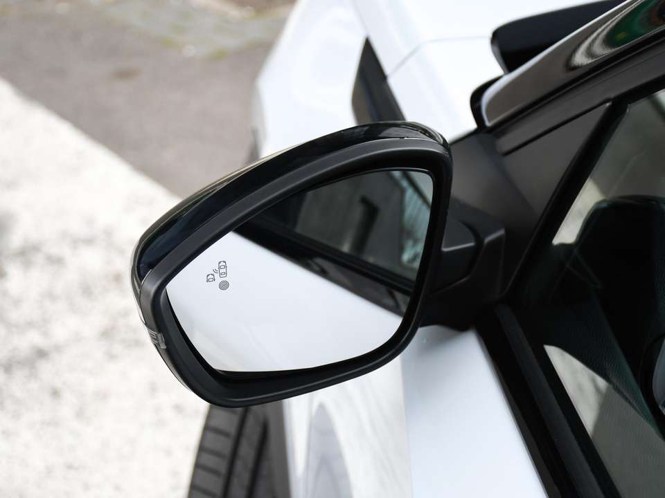 Peugeot e-2008 - Imagem 8