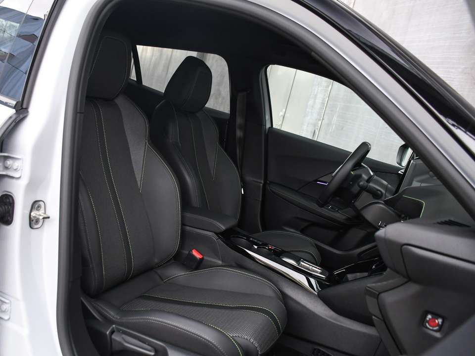 Peugeot e-2008 - Imagem 12