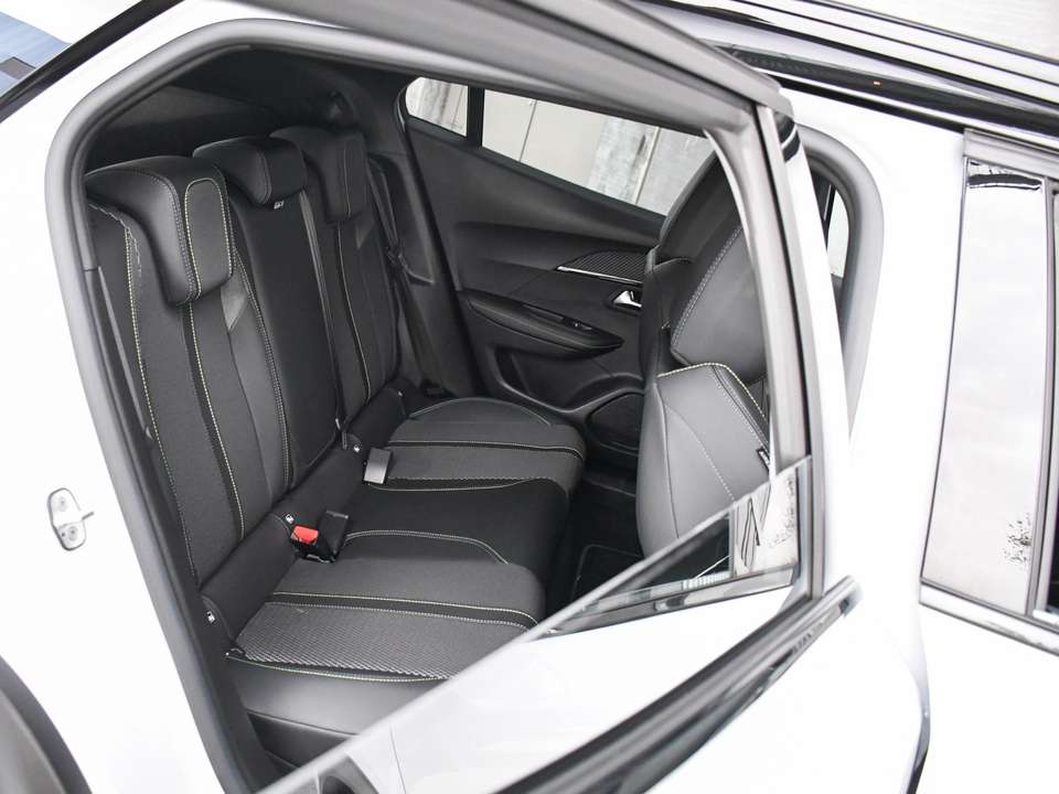 Peugeot e-2008 - Imagem 13