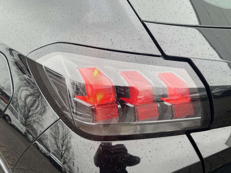 Peugeot e-208 - Imagem 13
