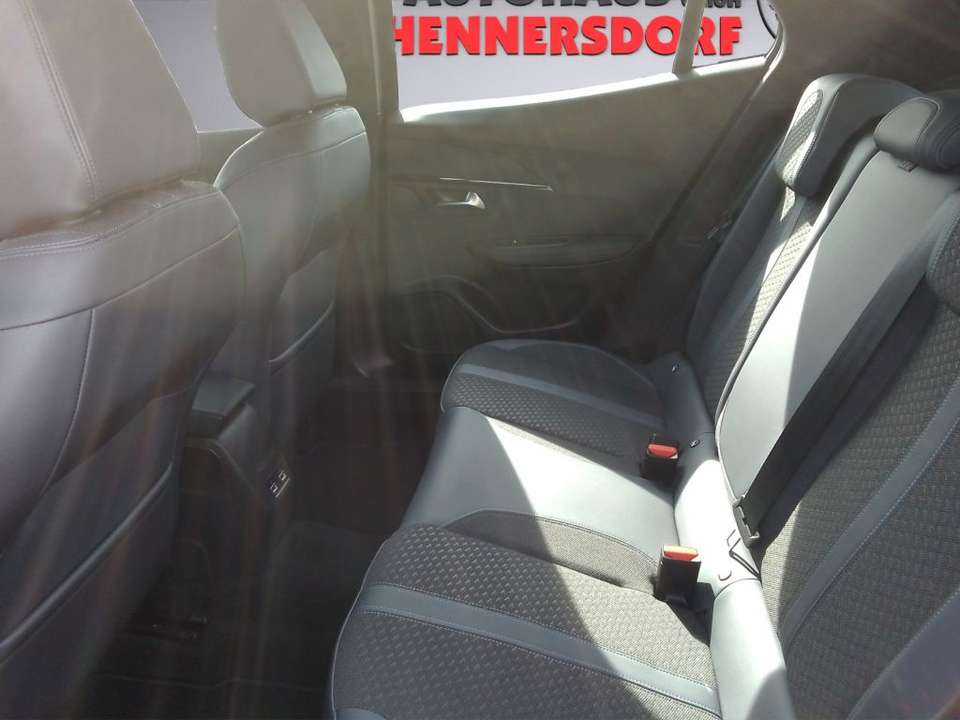 Peugeot 2008 - Imagem 11