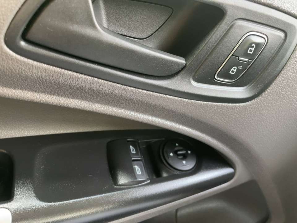 Ford Transit Connect - Imagem 18