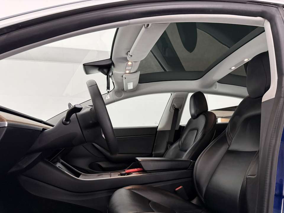 Tesla Model 3 - Imagem 4