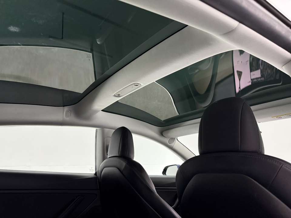 Tesla Model 3 - Imagem 14