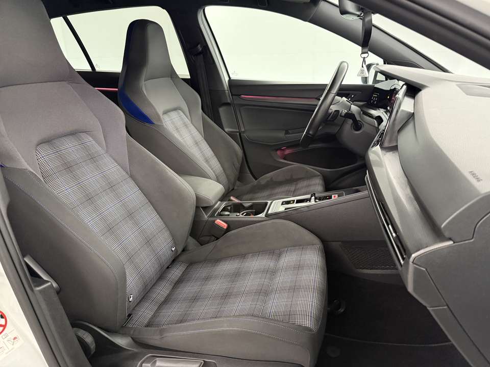 Volkswagen Golf GTE - Imagem 16