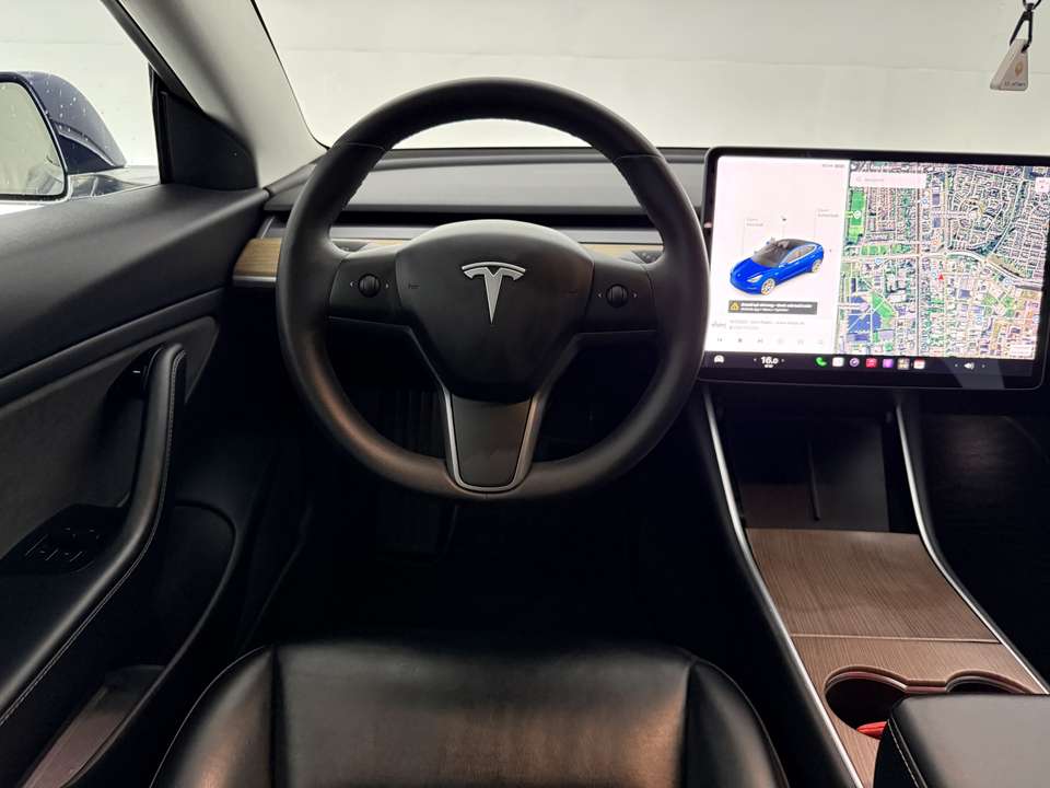 Tesla Model 3 - Imagem 18