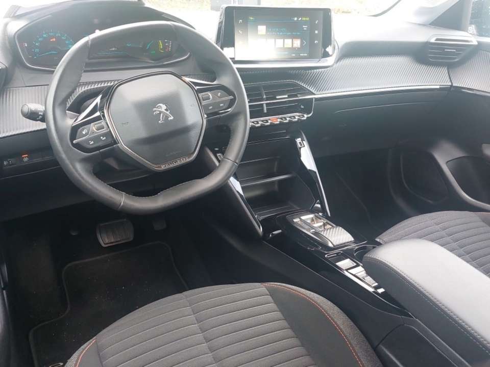 Peugeot e-208 - Imagem 8