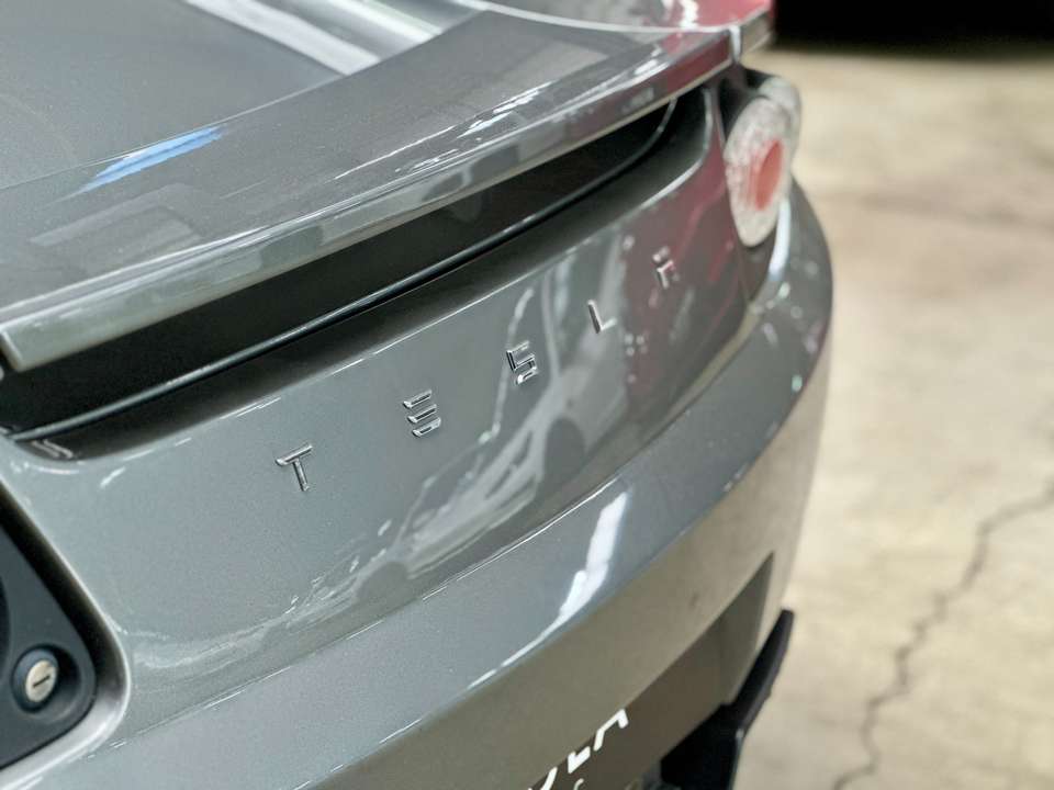 Tesla Roadster - Imagem 12
