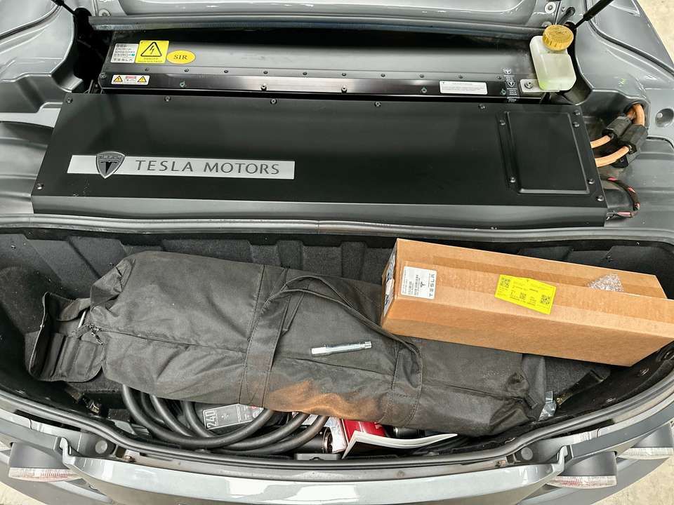 Tesla Roadster - Imagem 14