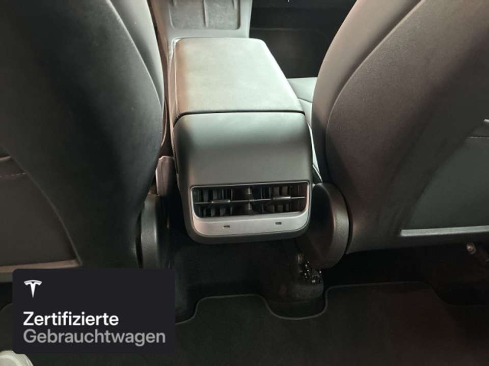Tesla Model Y - Imagem 13