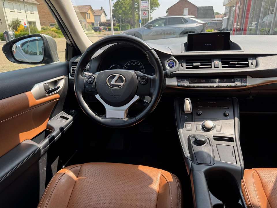 Lexus CT 200h - Imagem 12