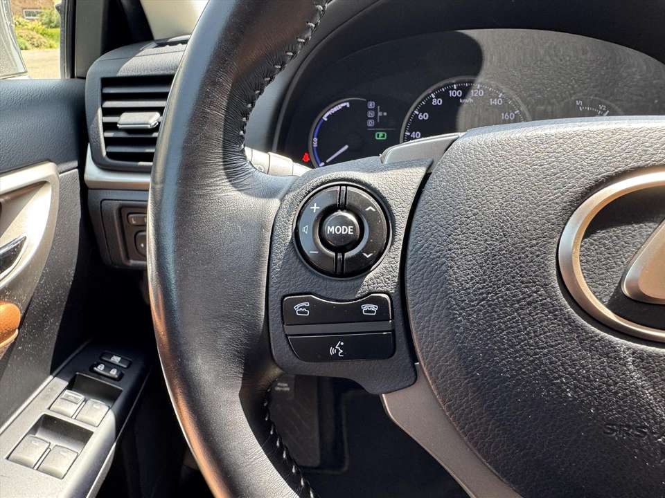 Lexus CT 200h - Imagem 18