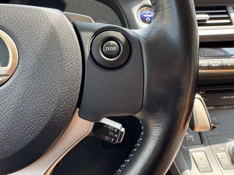 Lexus CT 200h - Imagem 19