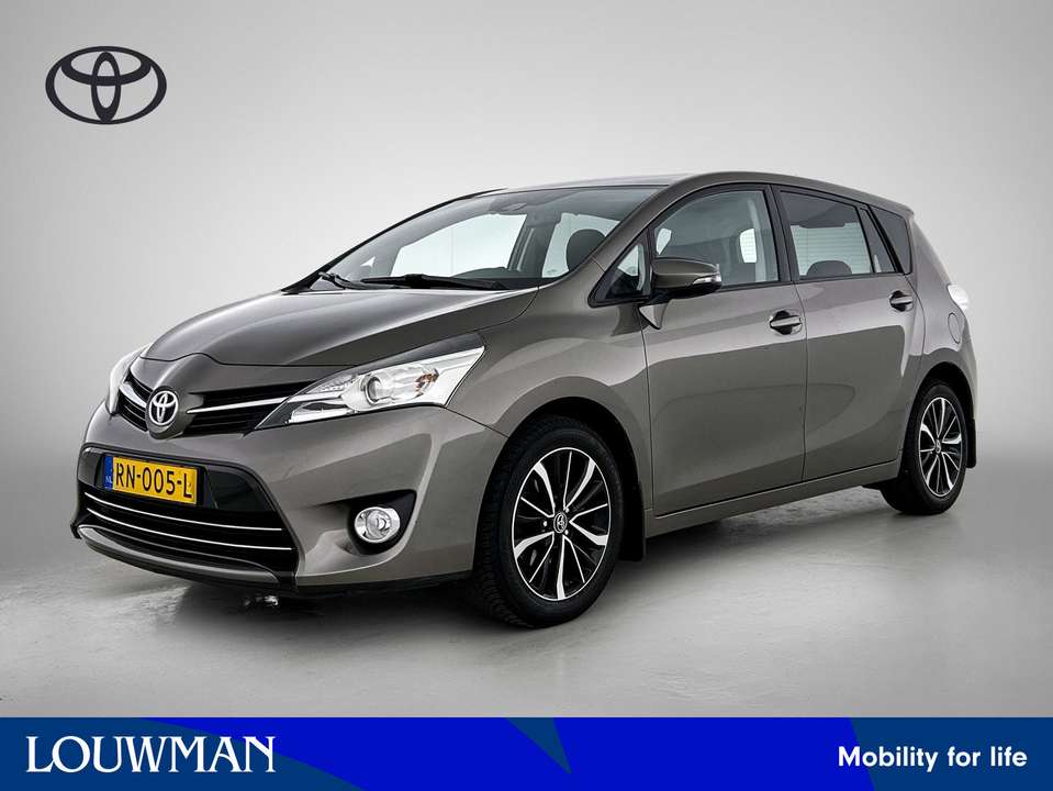 Toyota Verso - Imagem 1