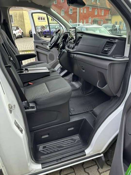 Ford Tourneo Custom - Imagem 9