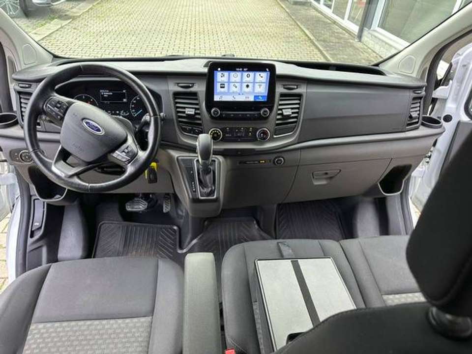 Ford Tourneo Custom - Imagem 11