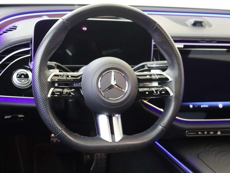 Mercedes-Benz E 300 - Imagem 12