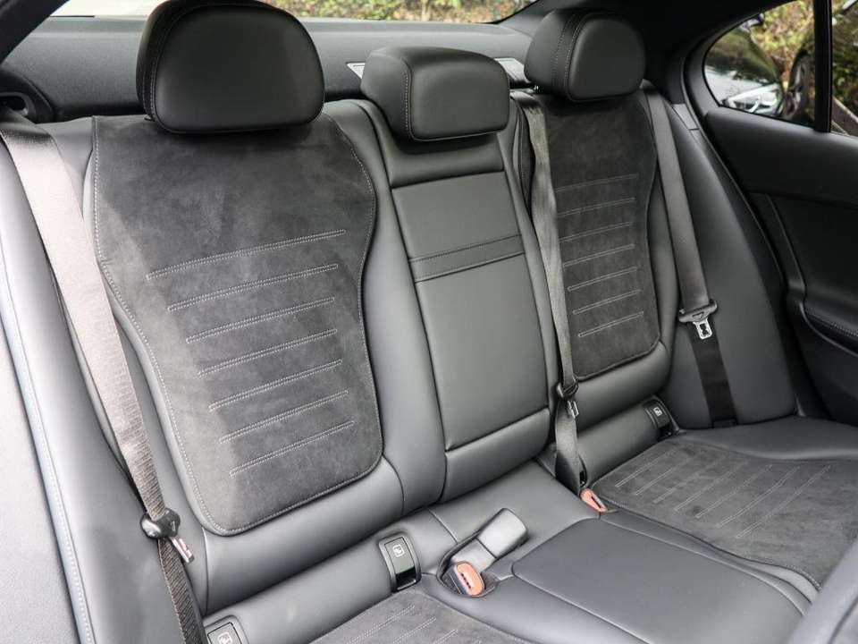 Mercedes-Benz C 180 - Imagem 4